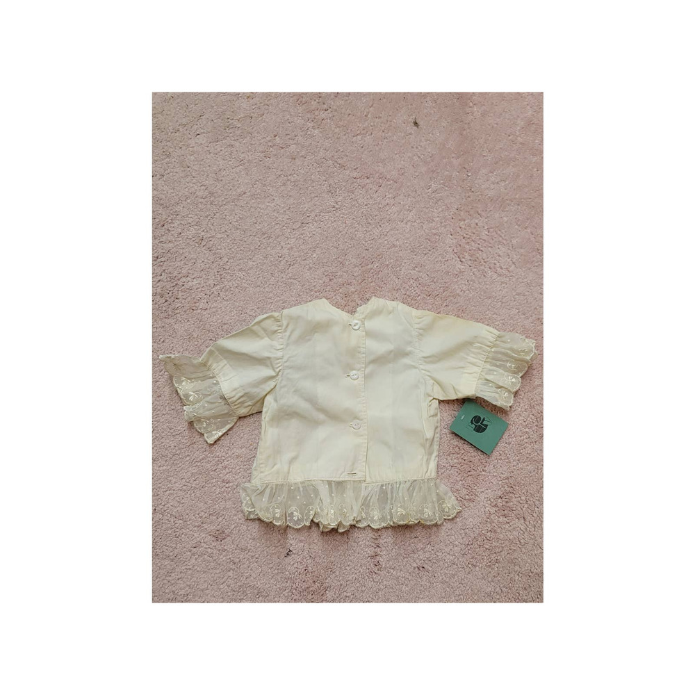2T vintage 1960s off-white cotton blouse with lace trim